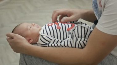 Yeni doğan oğlunun babası