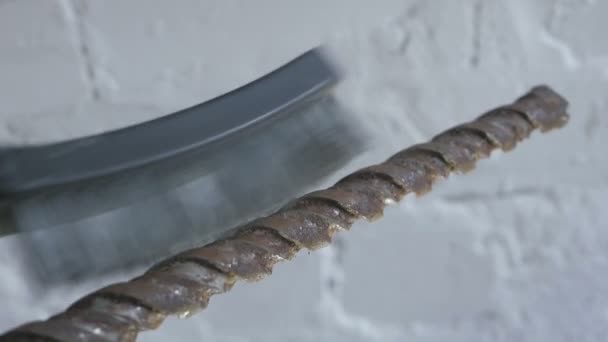 Metal ve paslı matkap üzerinde fırça — Stok video