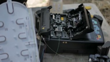 Bir internet sağlayıcı kablosu kuruluyor