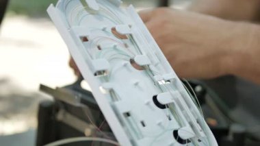 İnternet sağlayıcısının mühendisleri internet ekipmanları kurdular