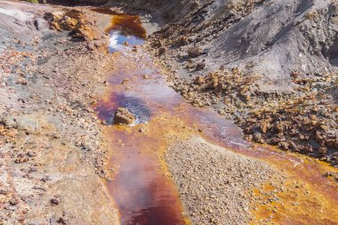 Huelva 'daki (İspanya) Riotinto eski madenlerinin kalıntıları)