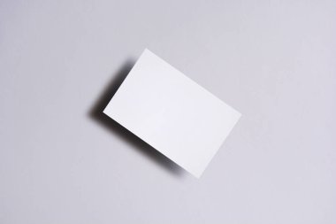 Boş kartvizit beyaz fotoğraf. Mock-up kimlik marka için. Grafik tasarımcıları sunumlar ve Portföyleri için