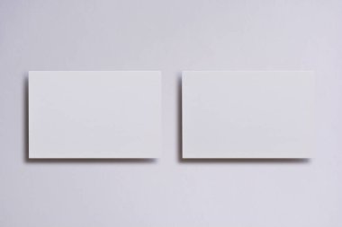 Beyaz boş beyaz iş kartlarına fotoğraf. Mock-up kimlik marka için. Grafik tasarımcıları sunumlar ve Portföyleri için