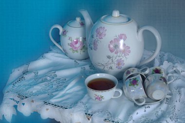 Fincan çay, çay, şeker, beyaz peçete ile izole