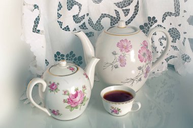 Çay ve çaydanlık. .