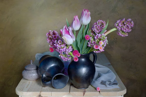 Natürmort Farklı Bahar Çiçek Vazoda — Stok fotoğraf