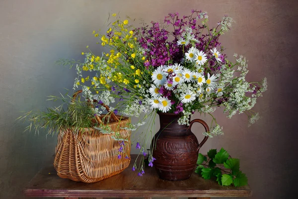 Bouquet Marguerites Fleurs Sauvages Dans Vase — Photo