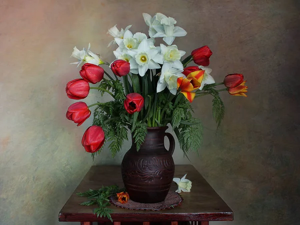 Zátiší Červeným Tulipánem Narcisy Hyacinty Doma — Stock fotografie