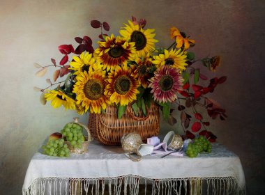 Üzümler ve ayçiçekleri ile dolu bir hayat.