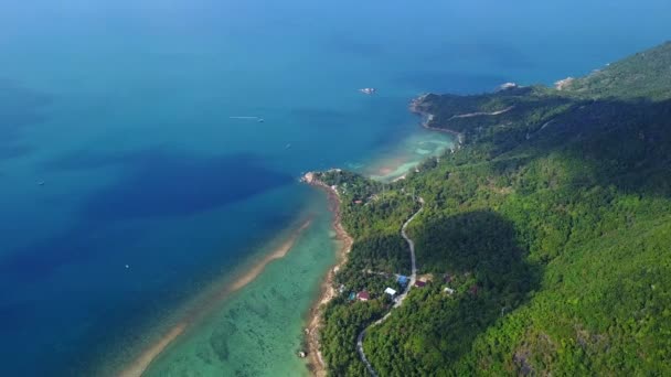 Überführung einer Insel in Thailand — Stockvideo