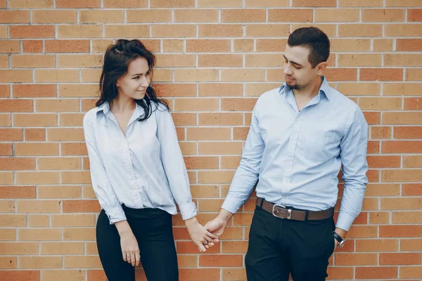 Jovem casal juntos — Fotografia de Stock