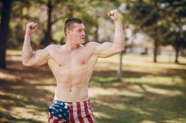 yakışıklı atletik erkek