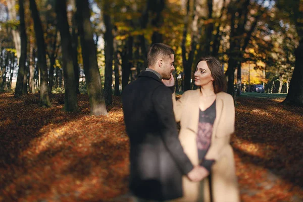 Lovely Couple Walking Park Autumn — Stock Photo, Image