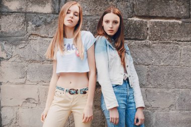 Sokakta genç modeli