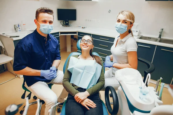 Zahnarzt und Patient — Stockfoto