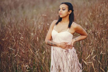 Afrikalı-Amerikalı genç kız