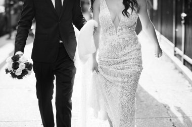 Bir şehirde düğün.