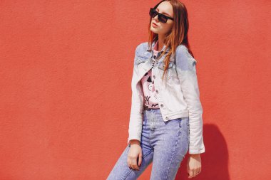 Sokakta genç modeli