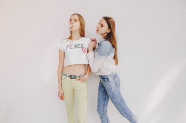 Sokakta genç modeli