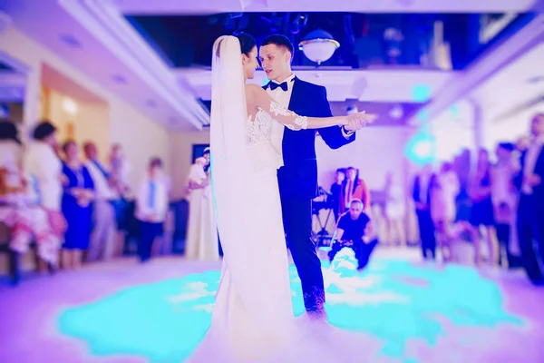 Primer baile de boda — Foto de Stock