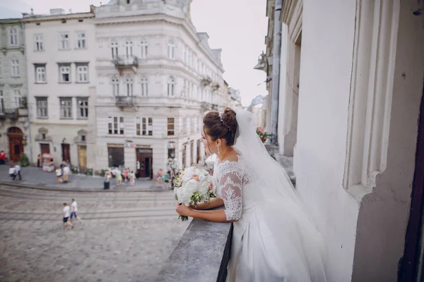 Bride in white dress — Stock Photo, Image