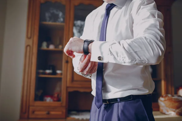 Groom preparing morning — Stock Photo, Image