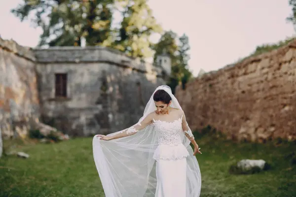 Novia vestida de blanco — Stockfoto