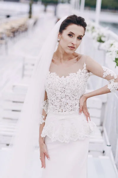 Novia vestida de blanco — Stockfoto