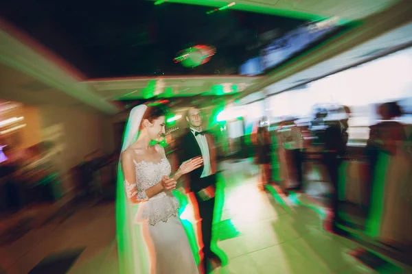 First wedding dance — Stock Photo, Image