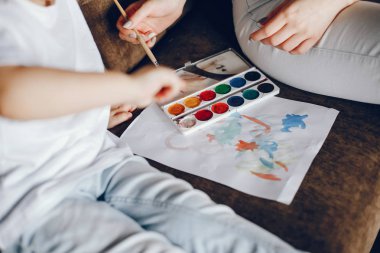 Anne ve küçük oğlu.