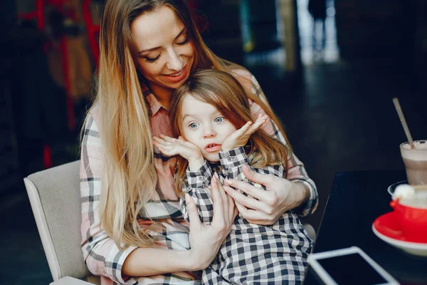 Mother with daughter — Stock Photo, Image