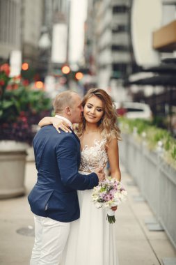 Zarif bir düğün çifti