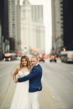 Zarif bir düğün çifti