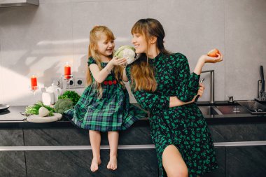 aile içinde bir mutfak