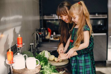 aile içinde bir mutfak