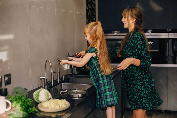 aile içinde bir mutfak