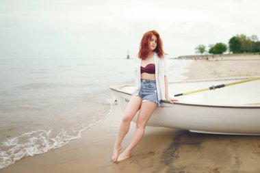 bir Beach güzel kız