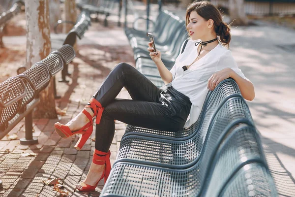 Mode für Straßenfrauen — Stockfoto