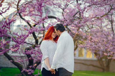 bir parkta zarif aile