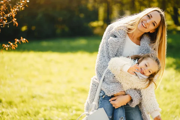 Young mother with toddler — Stock Photo, Image