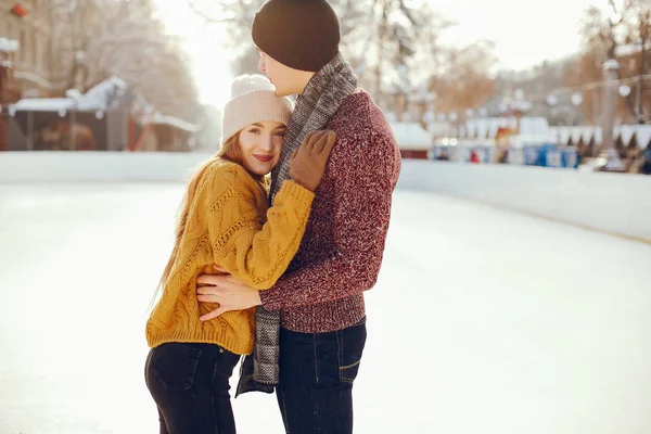 Cute couple in a ice arena — Stock Photo, Image