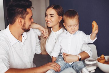 aile içinde bir mutfak