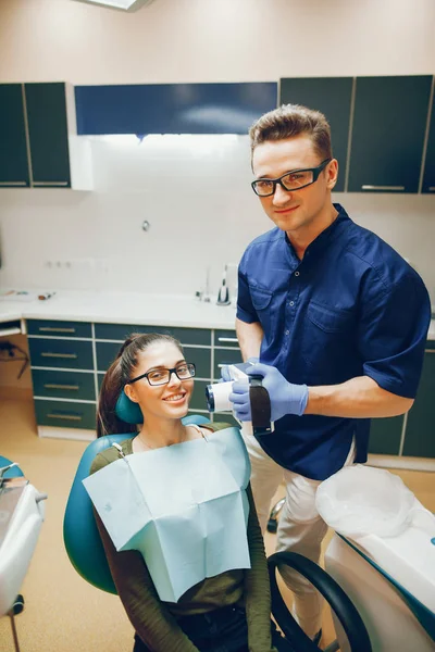 Dentista e paziente — Foto Stock