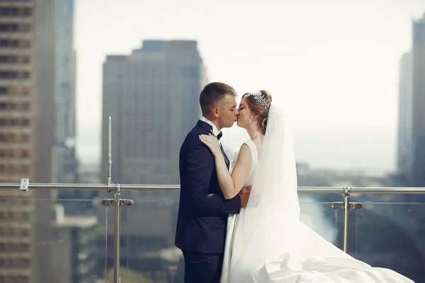 Beautiful wedding couple — Stock Photo, Image