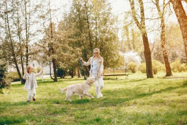 sevimli kızı ile zarif anne 