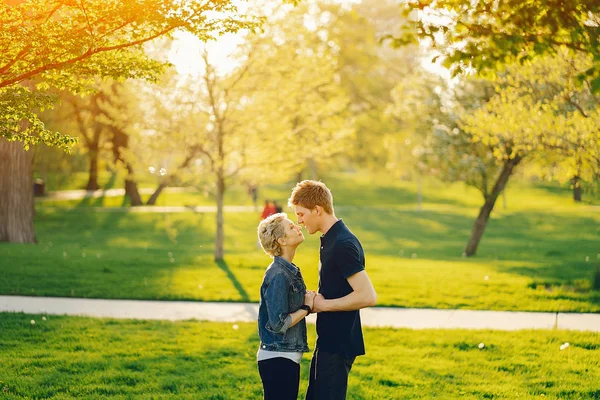 Elegante família americana — Fotografia de Stock