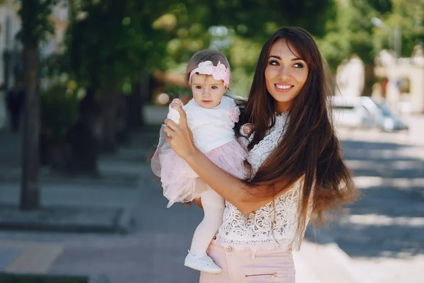 Mãe com filha — Fotografia de Stock