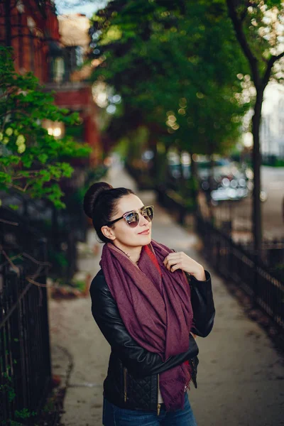 Young beautiful girl — Stock Photo, Image