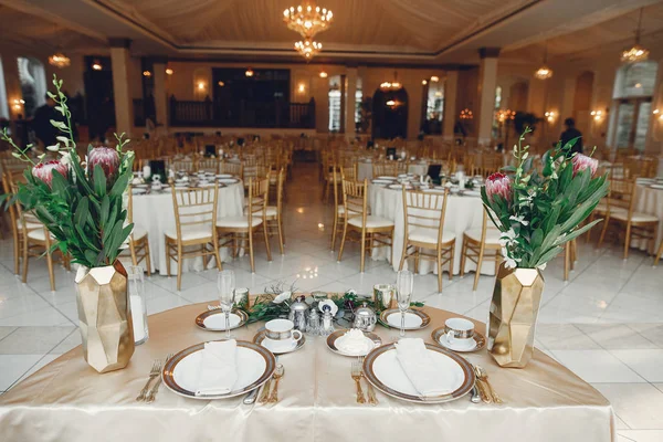 Elegant wedding dishes — Stock Photo, Image