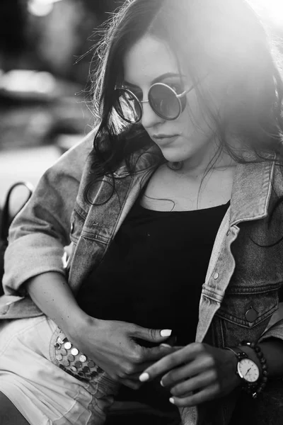 Chica en gafas de sol —  Fotos de Stock